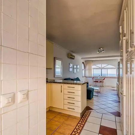 The Lighthouse Horizon Apartment *